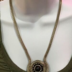 Chic Silver Necklace with Black Accent